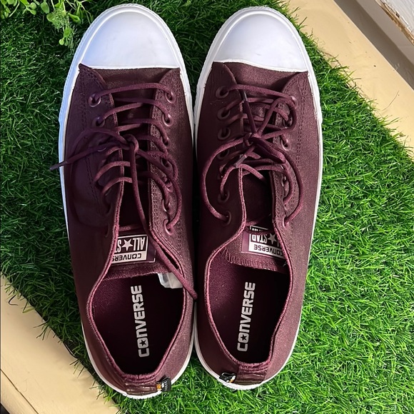 Men's Burgundy Canvas Sneakers - Picture 3 of 5
